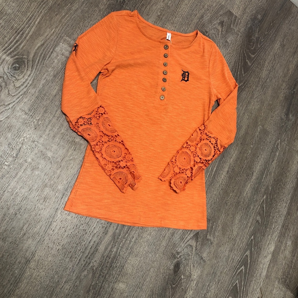 Detroit Tigers Women's Orange Lace-Sleeve Henley Top Boutique - Picture 2 of 4